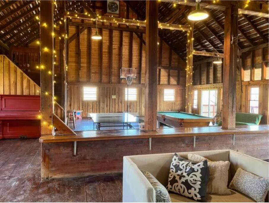The Barn At Evermore: Riverfront Retreat W/Hot Tub Luray Exterior foto