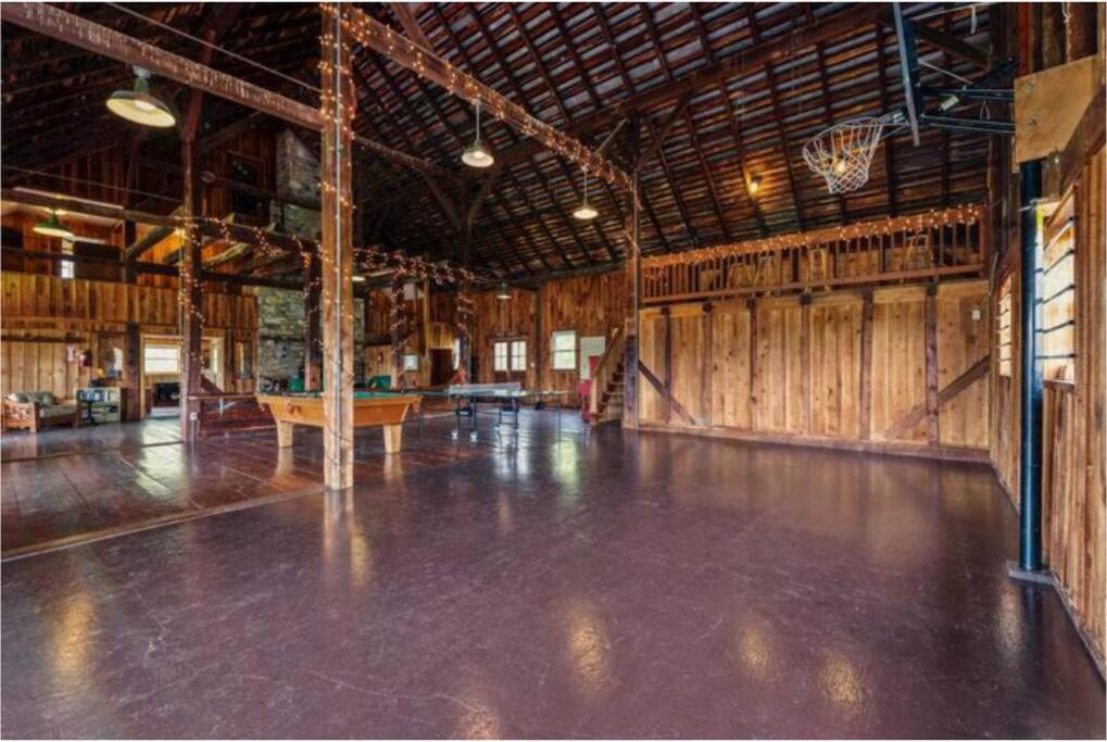 The Barn At Evermore: Riverfront Retreat W/Hot Tub Luray Exterior foto